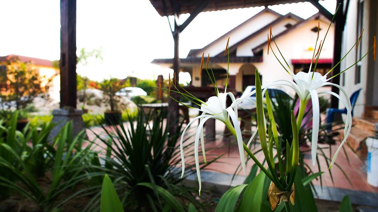 Family Lodge 25 Kota Bharu Exteriör bild