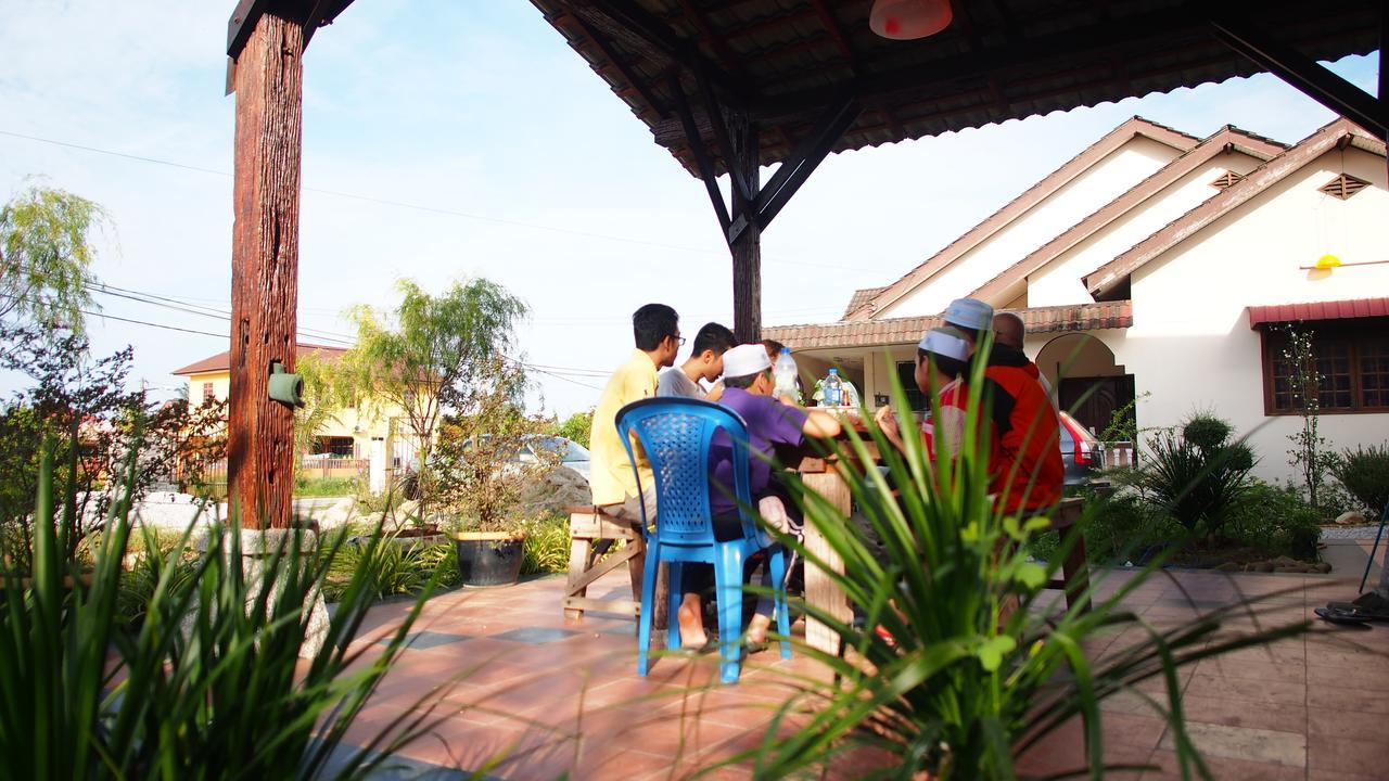 Family Lodge 25 Kota Bharu Exteriör bild
